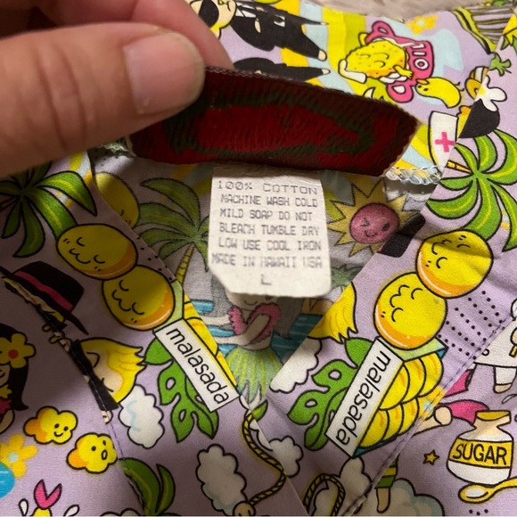 Hawaiian kawaii anime scrub top large - Picture 9 of 9